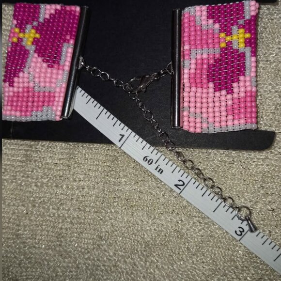 ✨ NWT Handmade Floral Beaded Cuff - Stainless Steel ✨ - Picture 9 of 9